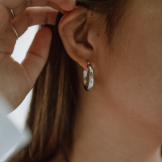 public/uploads/products/guzeller-kuyumculuk-/20211119_022537Guzeller Kuyumculuk -unsplash-earring (5).jpg