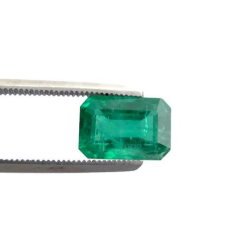 Wholesaler of natural Zambian emerald gemstone