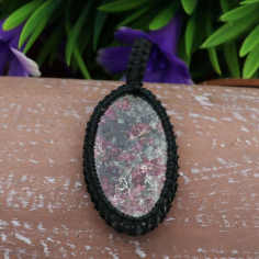 Wholesale price Eudialyte macrame thread pendants Manufacturer