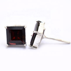 Red Garnet Square Shape Silver Stud Earrings Jewelry Manufacture