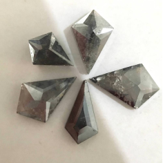 public/uploads/products/gemone-diamonds/20211223_100023.jpg