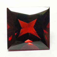 Natural Red Garnet Princess Cut Faceted Gemstone Supplier