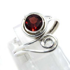 Sterling Silver With Garnet Cut Gemstone Ring Exporter