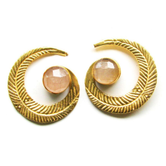 Daily Wear top Design Yellow Gold Stud Earrings Supplier