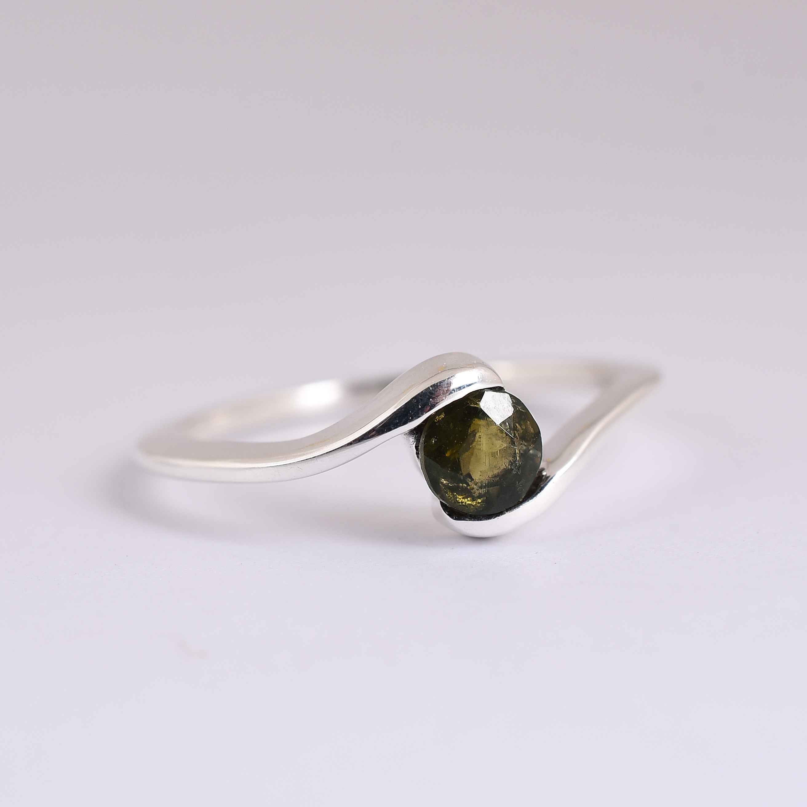 Natural Moldavite Gemstone Ring 925 Sterling Silver Supplier