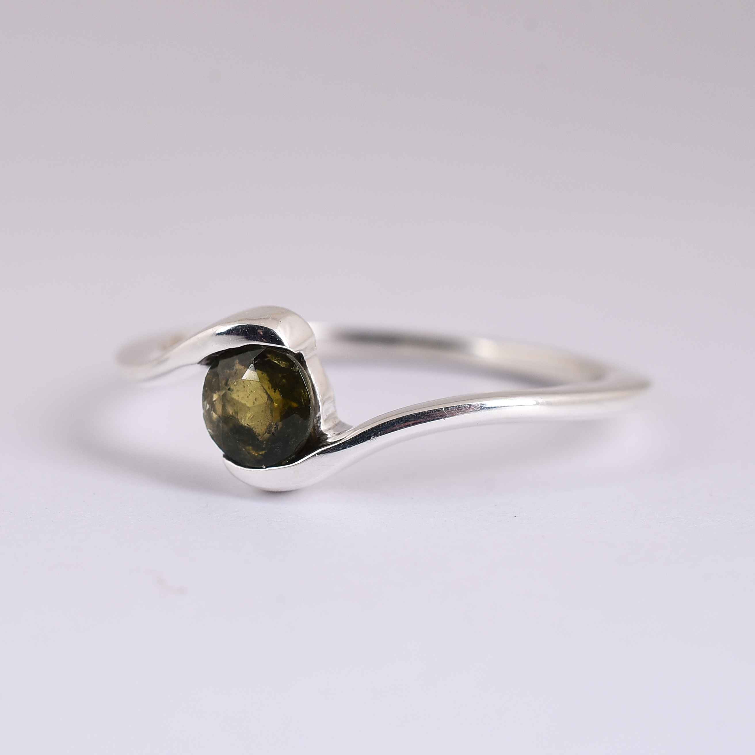 Natural Moldavite Gemstone Ring 925 Sterling Silver Supplier