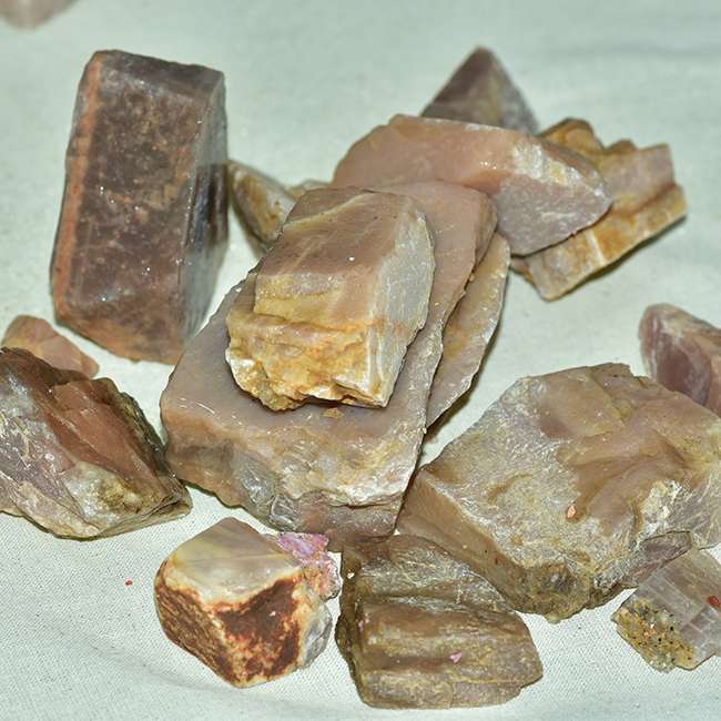 Natural Raw Moonstone Rough Gemstone Supplier