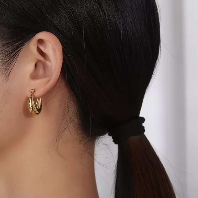 18K Gold Plated Stainless Steel Unique U Shaped Chunky Huggie Earring Wholesaler