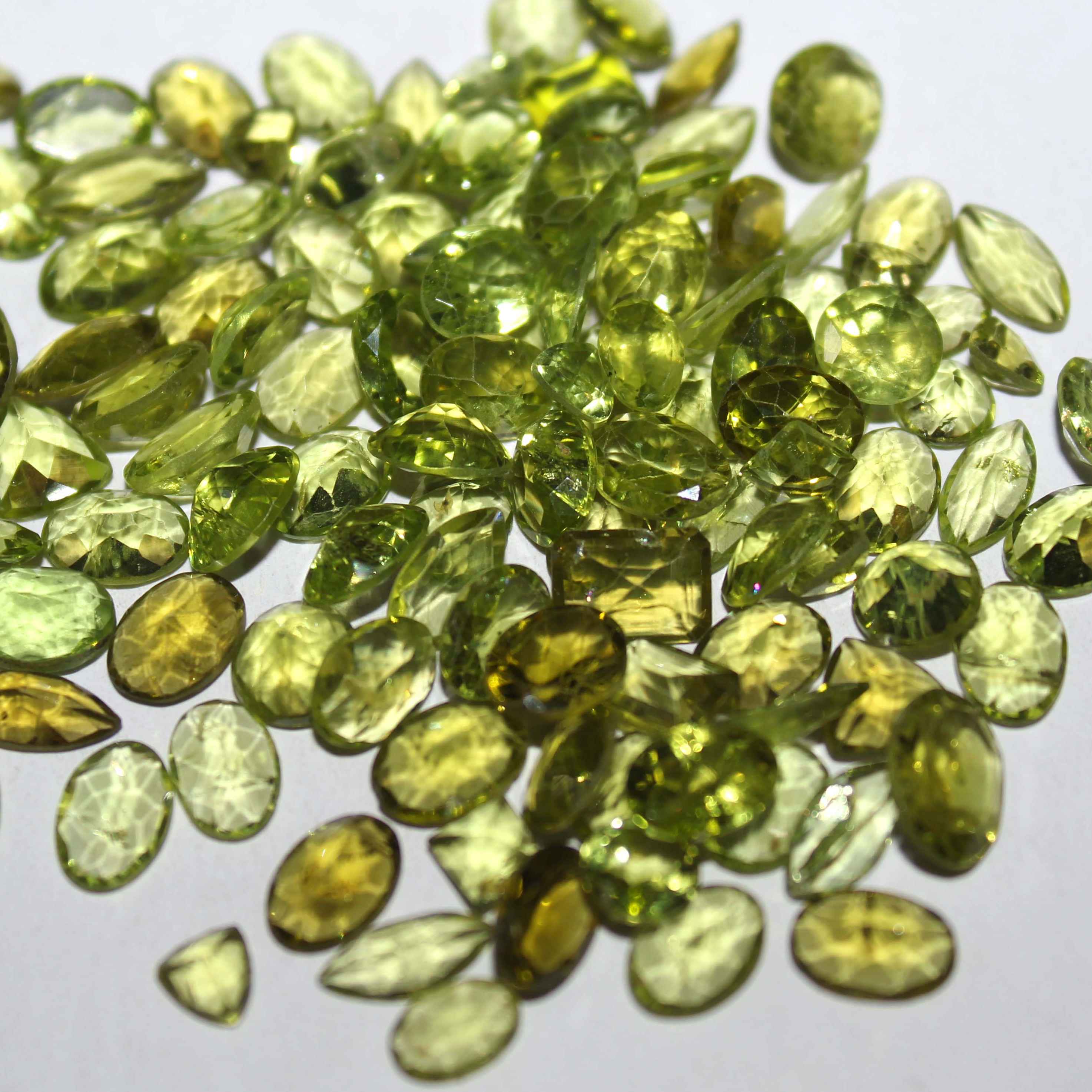 Slightly inclusion faceted gemstones natural peridot loose gemstones Exporter