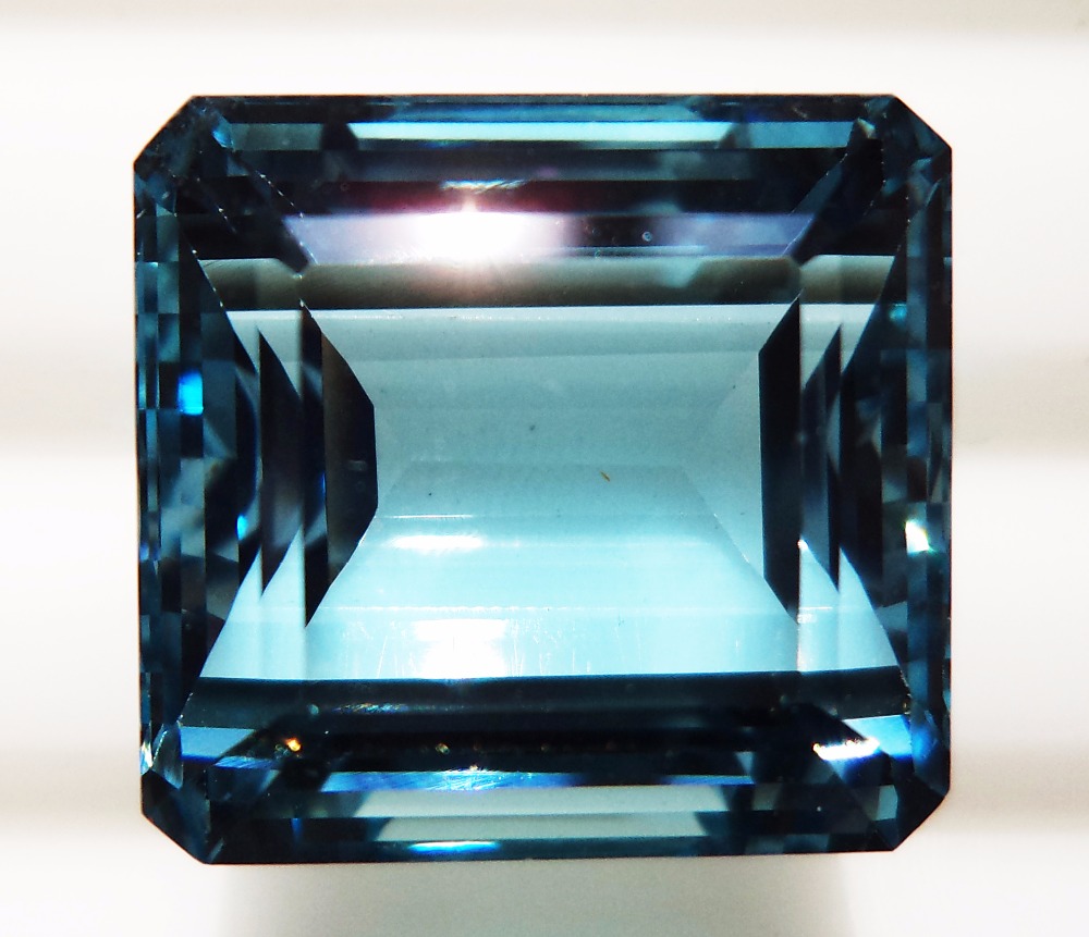 Aquamarine Faceted Oval Gemstone For Jewelry Gemstone Supplier