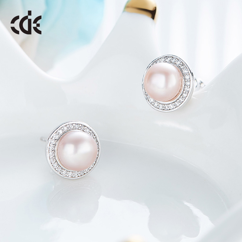 Wholesale Shell Pearl Fresh Water Pearl Stud Earrings
