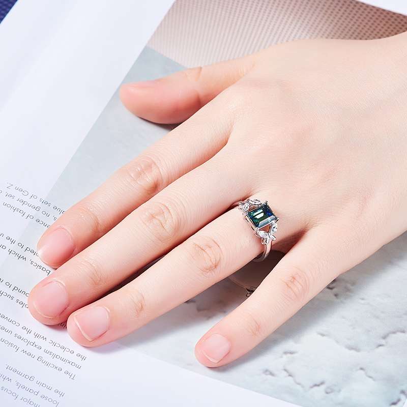 Wholesale Perhiasan Wanita Cubic Stone Gemstone Crystal Womens Ring