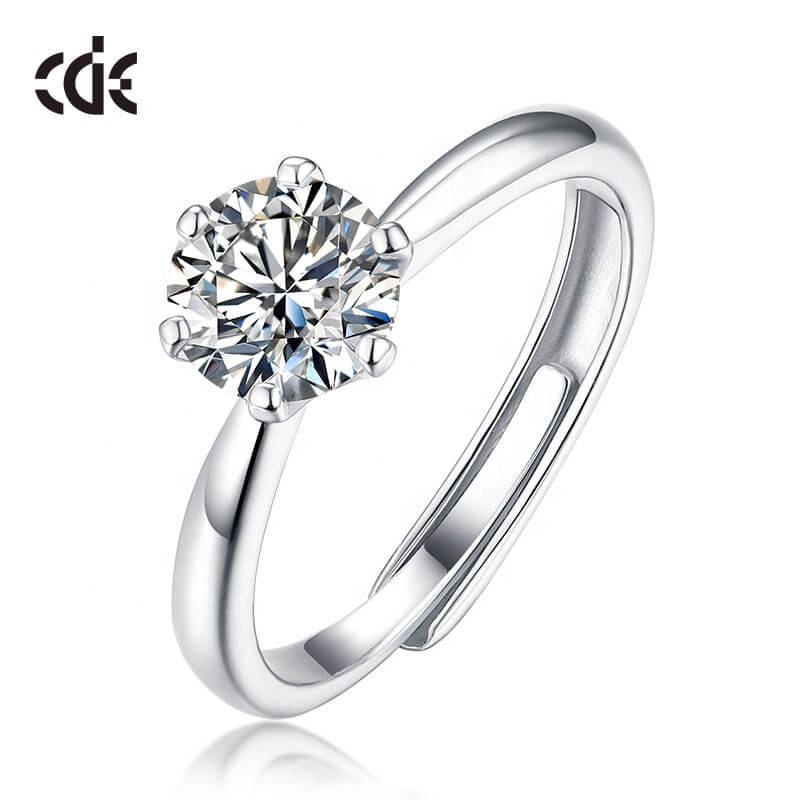 Wholesale 925 Silver 1ct Delicate Real Moissanite Diamond Engagement Ring