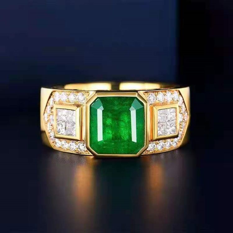 18K Solid Gold Jewelry 3.79Ct Natural Emerald Rings Exporter