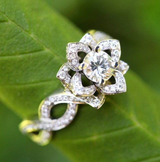 Beautiful design moissanite colorless diamond solitaire ring  Wholesaler