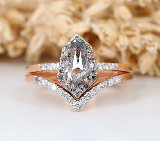 Geometric Shield Shape Salt And Pepper  Gold Ring Supplier