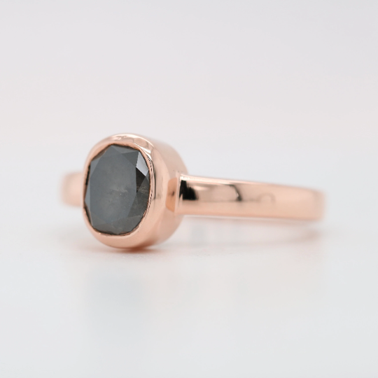 Salt And Pepper Oval Cut Diamond On Bezel Set 14K Rose Gold Galaxy Supplier