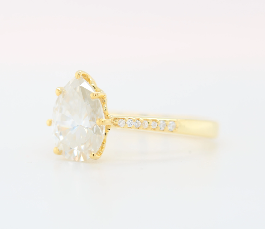 Rose Gold White Pear Moissanite Diamond Engagement Ring Exporter