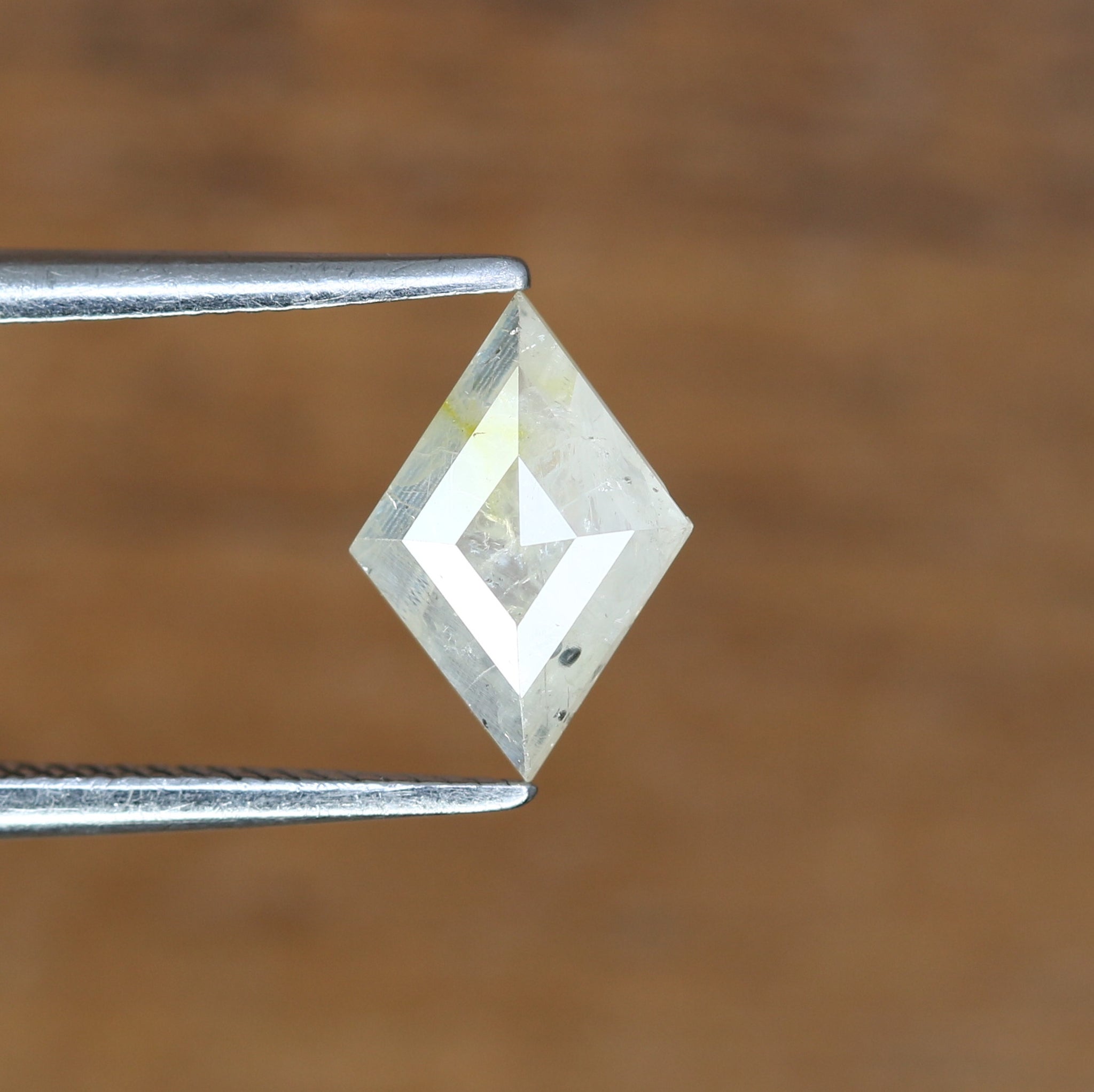 Kite Shape Loose Natural White Color 8.60 MM Diamond For Galaxy Ring Wholesaler
