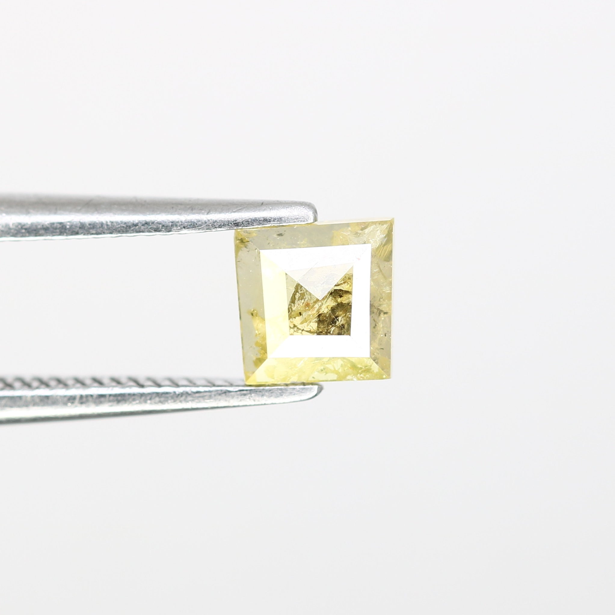 Fancy Green Geometric Shape Loose Diamond For Engagement Ring Exporter