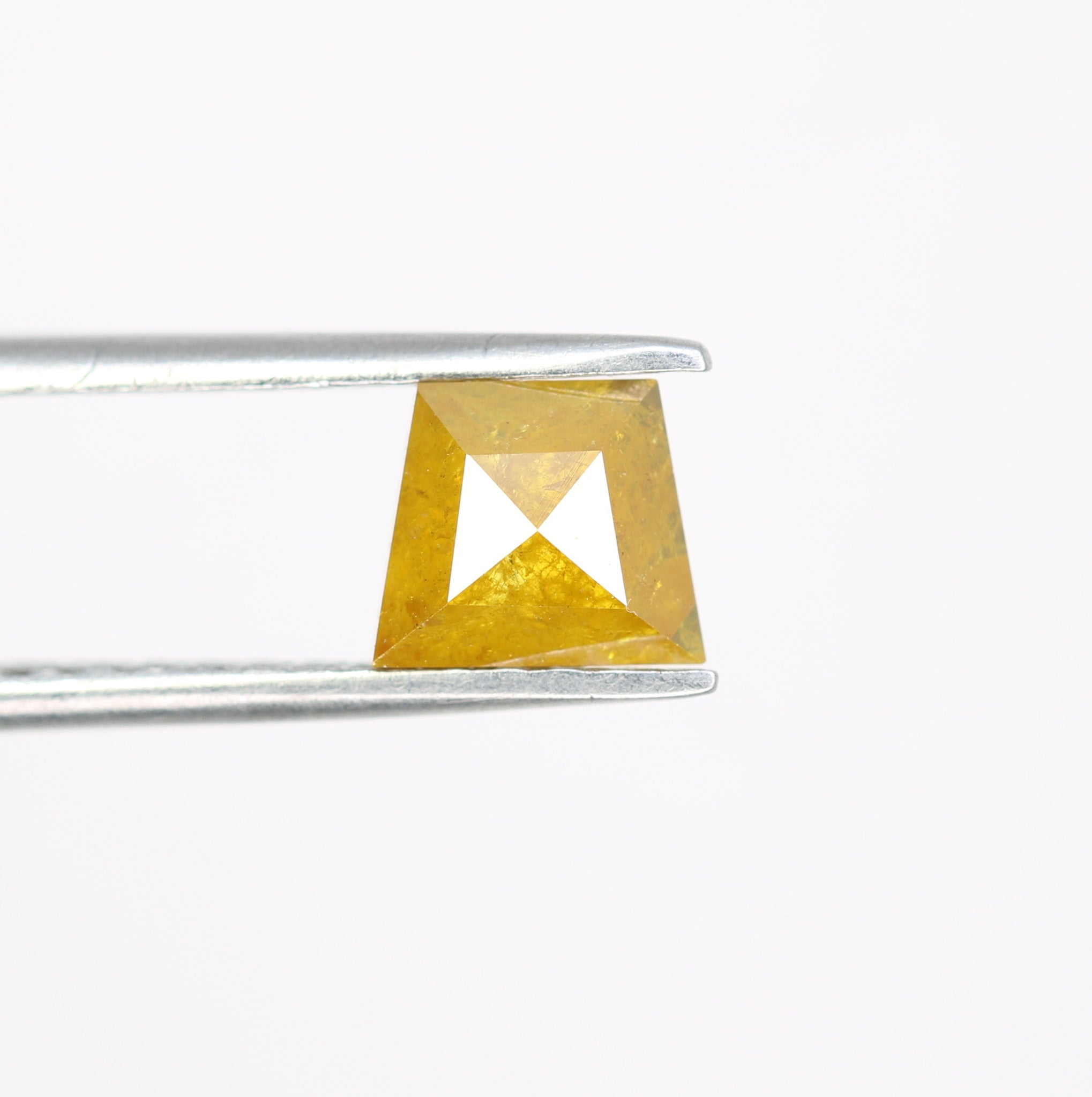 Fancy Yellow Geometric Shape Loose Diamond For Engagement Ring Supplier