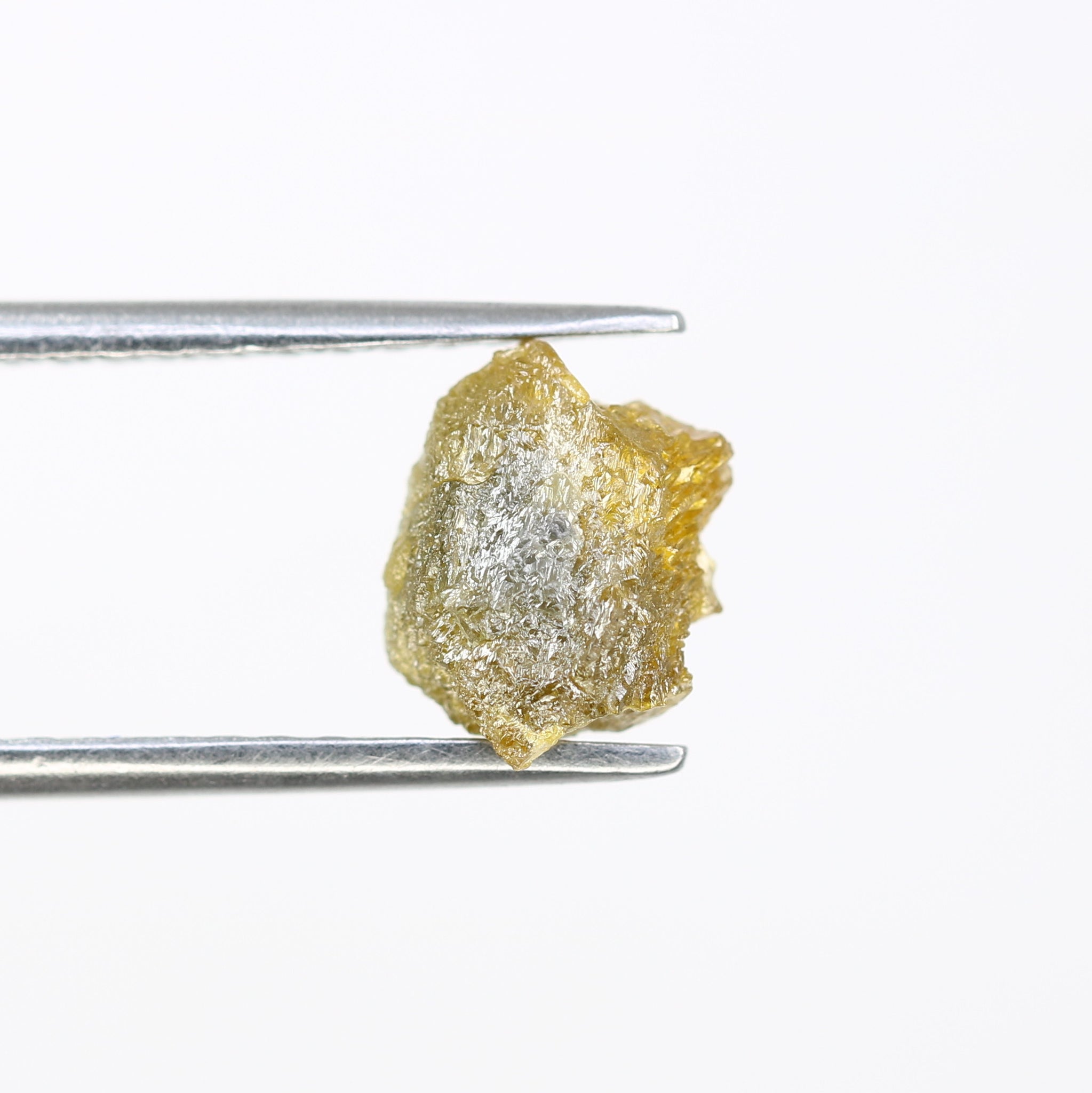 Greenish Rough Uncut Irregular Shape  Raw Diamond For Wedding Ring Exporter