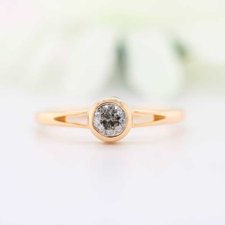Round Brilliant Cut Salt And Pepper Yellow Gold Engagement Ring Wholesaler