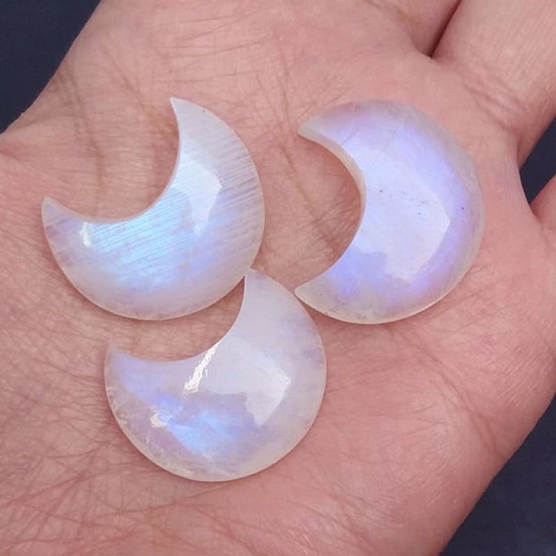 Moon Shape Carving Work Natural Rainbow Moonstone Loose Gemstone Supplier