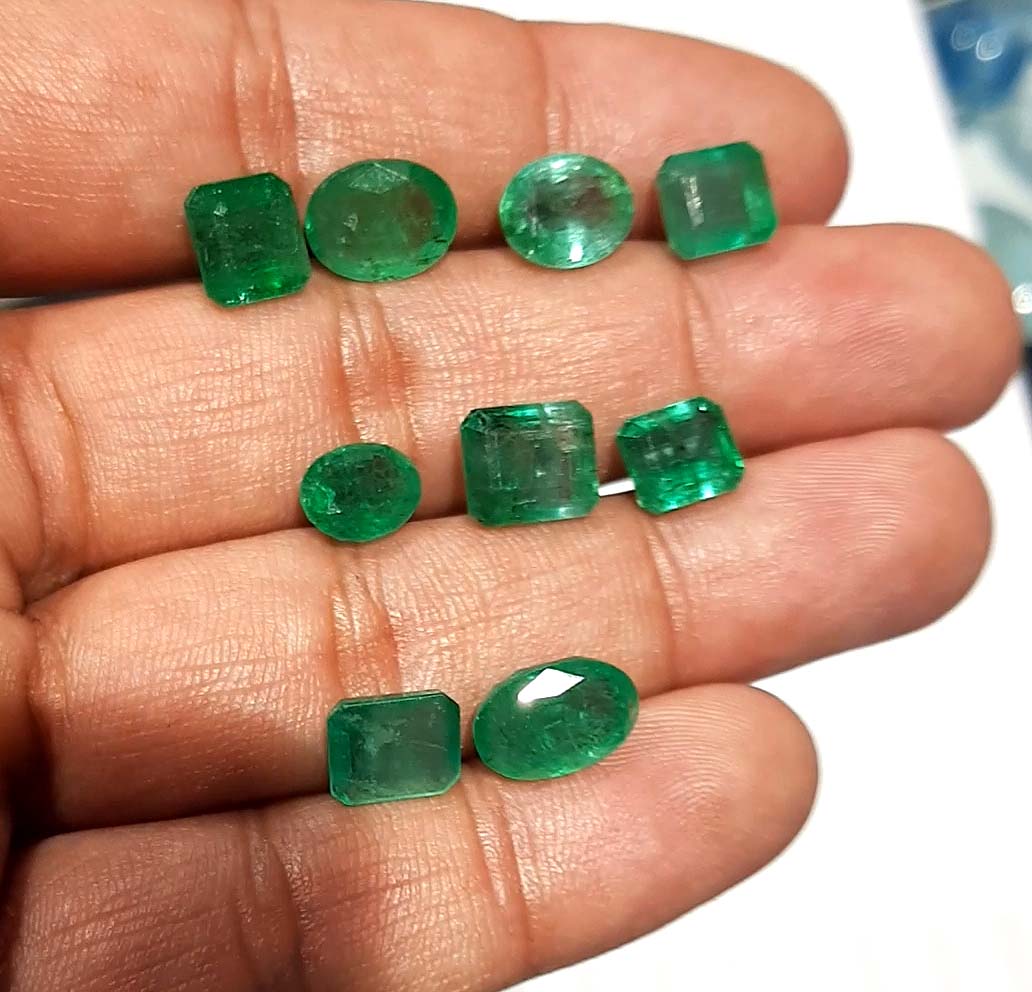 Beautiful emerald mix shape & size facet gemstone Supplier