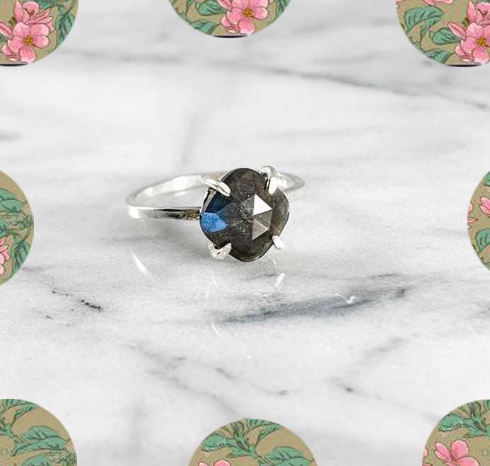 Aqua chalcedony prong set gemstone ring Supplier