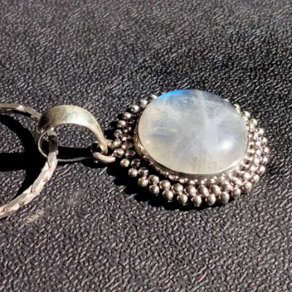 Rainbow Moonstone Pendant 925 Sterling Silver Exporter