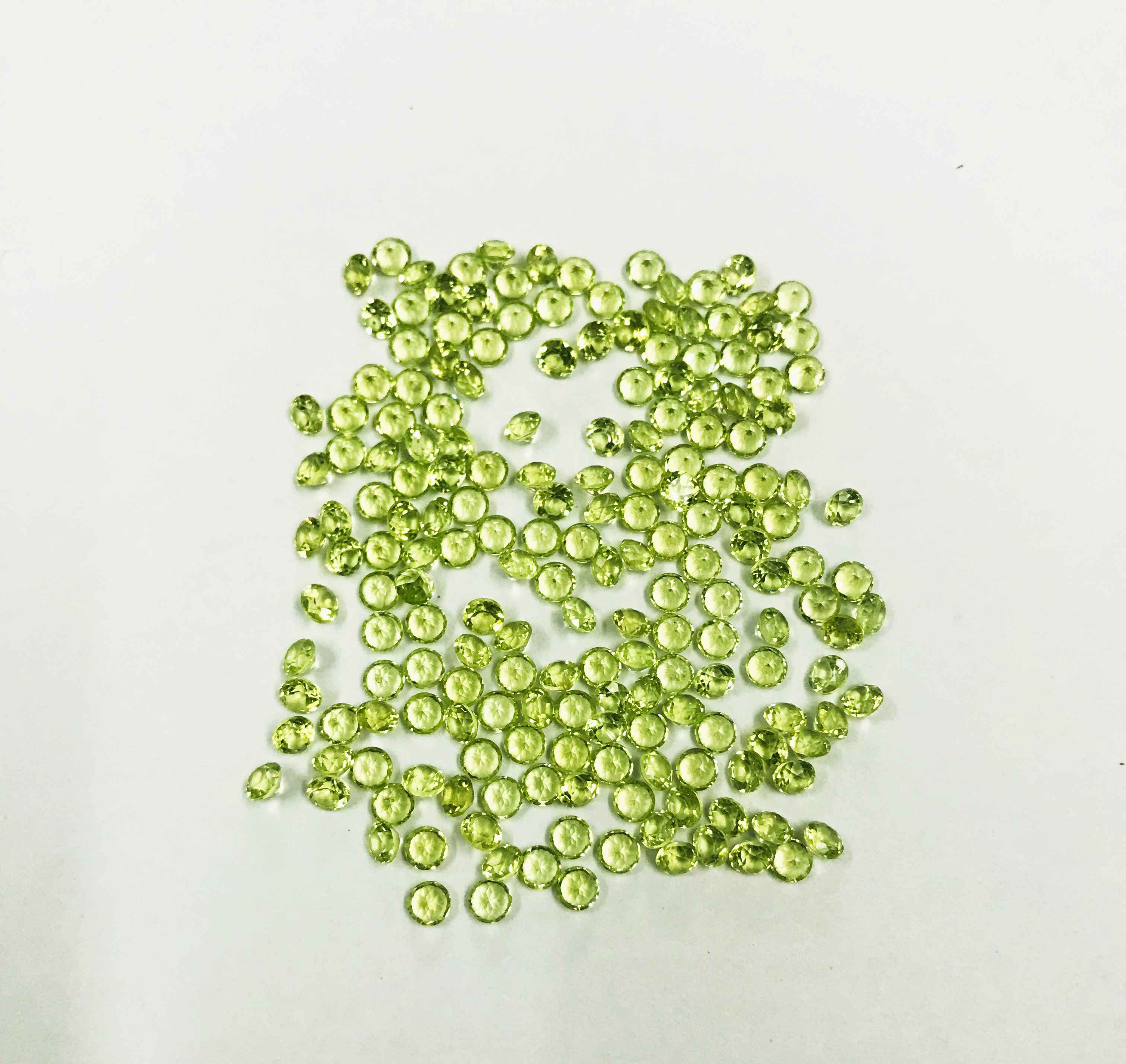 2mm Natural AAA Peridot Faceted Round Cut Loose Gemstones Supplier