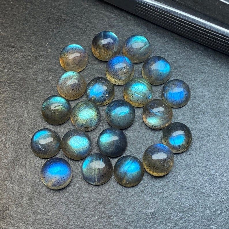 8mm Natural Blue Flash Labradorite Round Cabochons Loose Gemstones Exporters