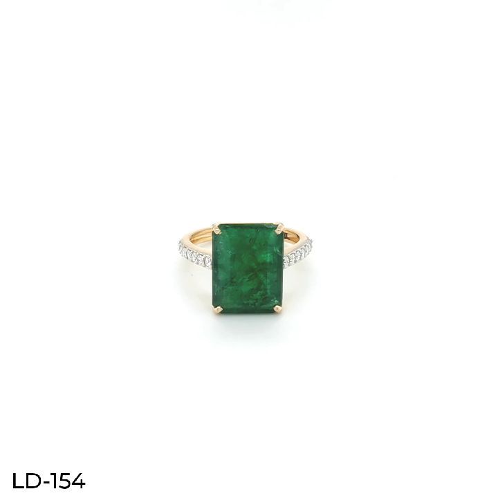 Zambian Emerald Ring with VVS1 Diamonds Made with 18k Gold Exporter