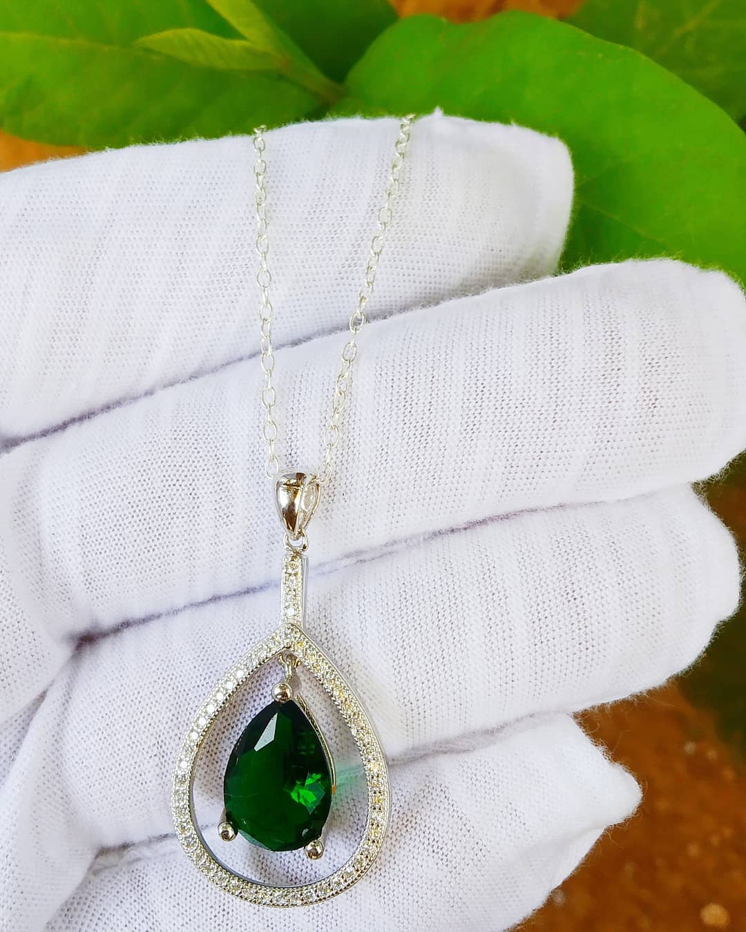 Love with this beautiful pendant Made with 925 pure silver Supplier