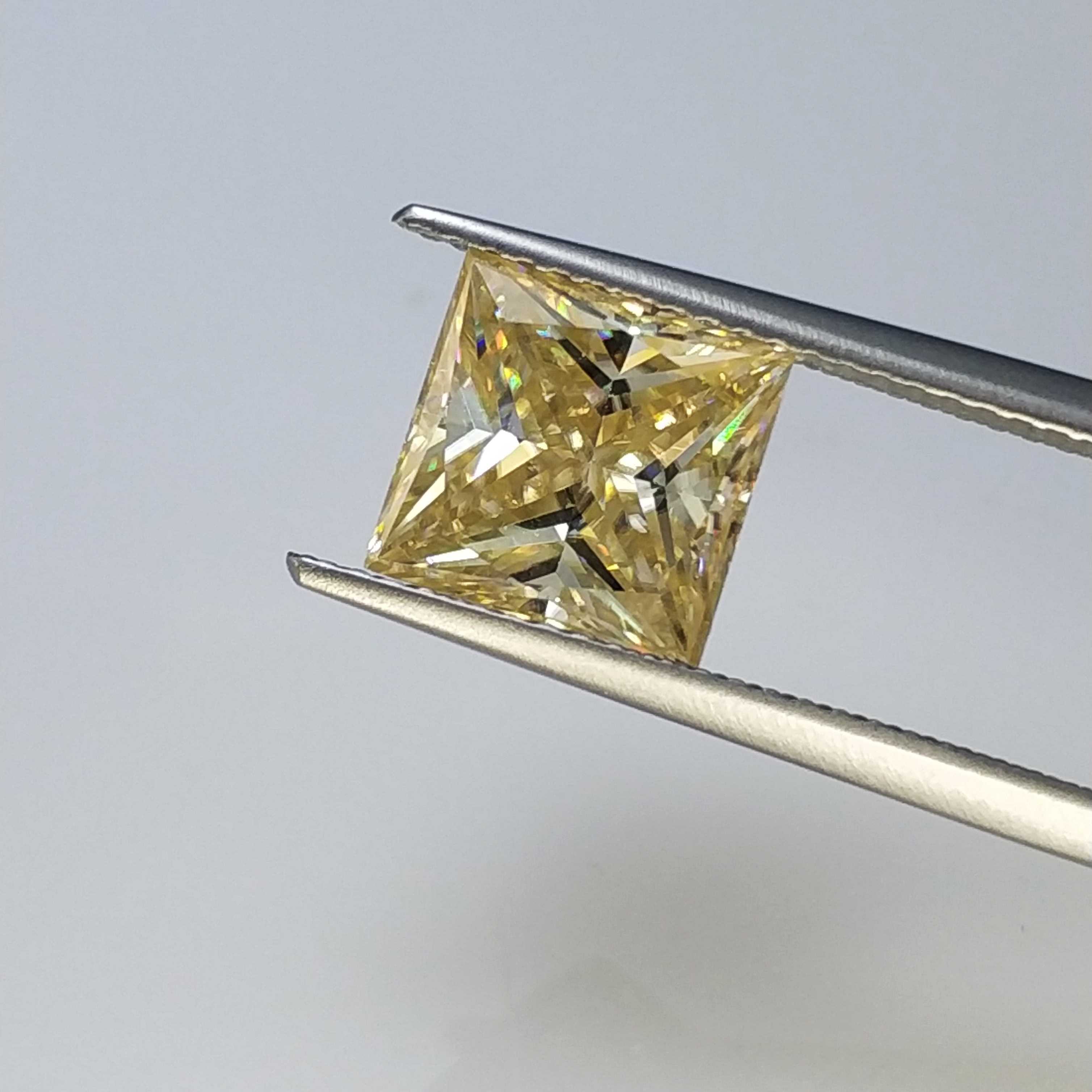 Loose Gemstone Synthetic Diamond Exporter