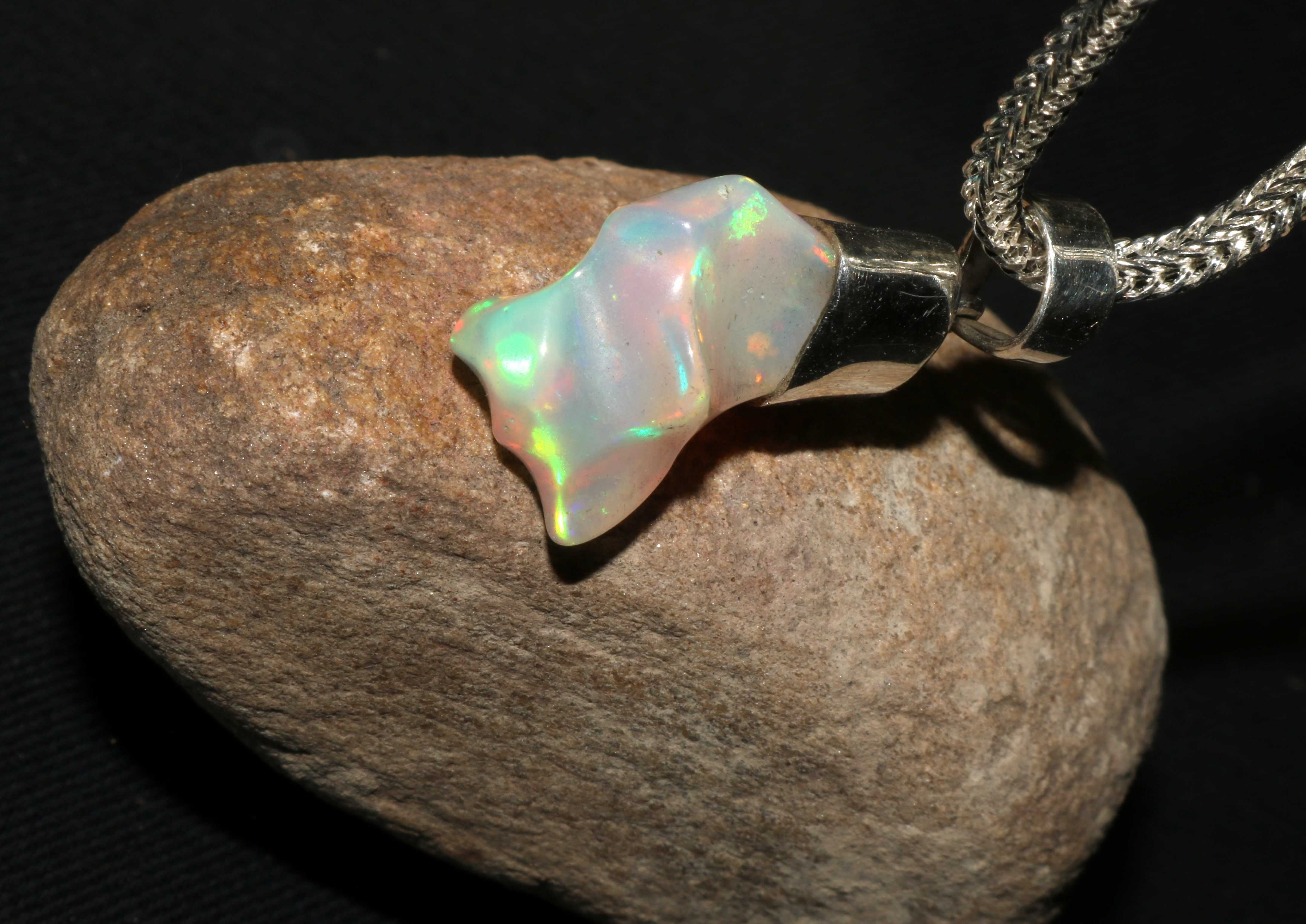 Ethiopian Opal Polish Rough Pendant Opal Gemstone Fire Silver 925 supplier