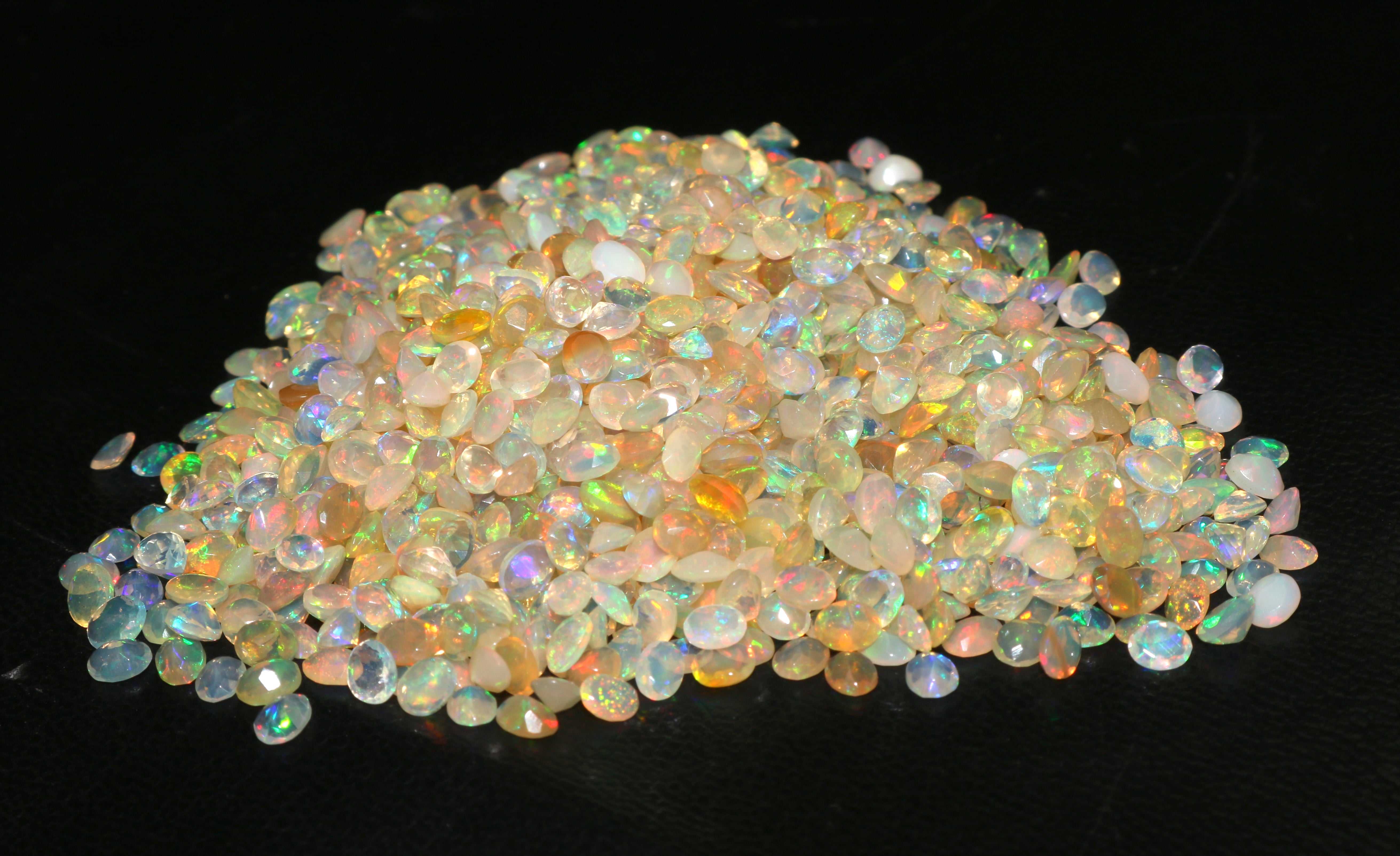 Top Quality Natural Ethiopian Opal 4X3 MM Oval Shape Faceted Exporter