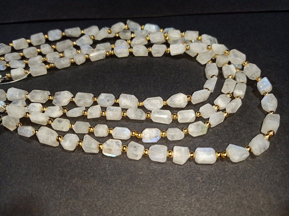 Natural Rainbow Moonstone Gemstone Supplier