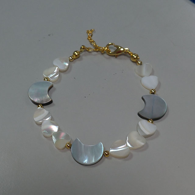 Black pearl shell moon M.O.P. heart bracelet Exporter