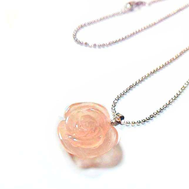 Rose quartz flower pendant necklace rose charm natural gemstone Exporter
