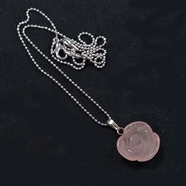 Rose quartz flower pendant necklace rose charm natural gemstone Exporter