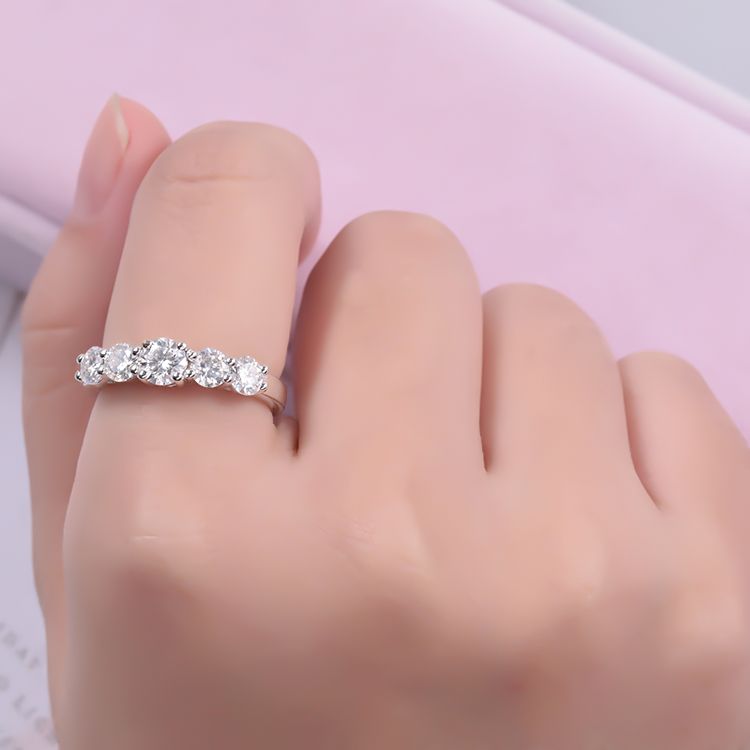 Moissanite 18K 14K White Gold Ring for Women D VVS Round Supplier