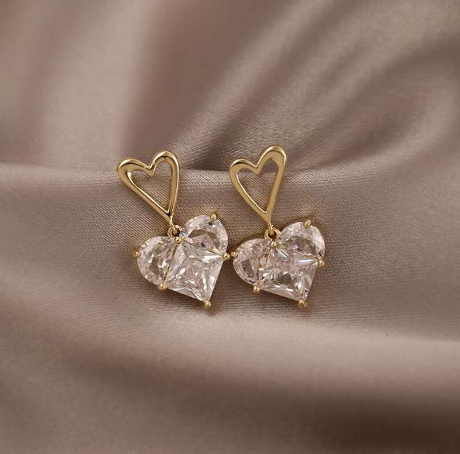 Rhinestones hearts gold alloy earrings Exporter