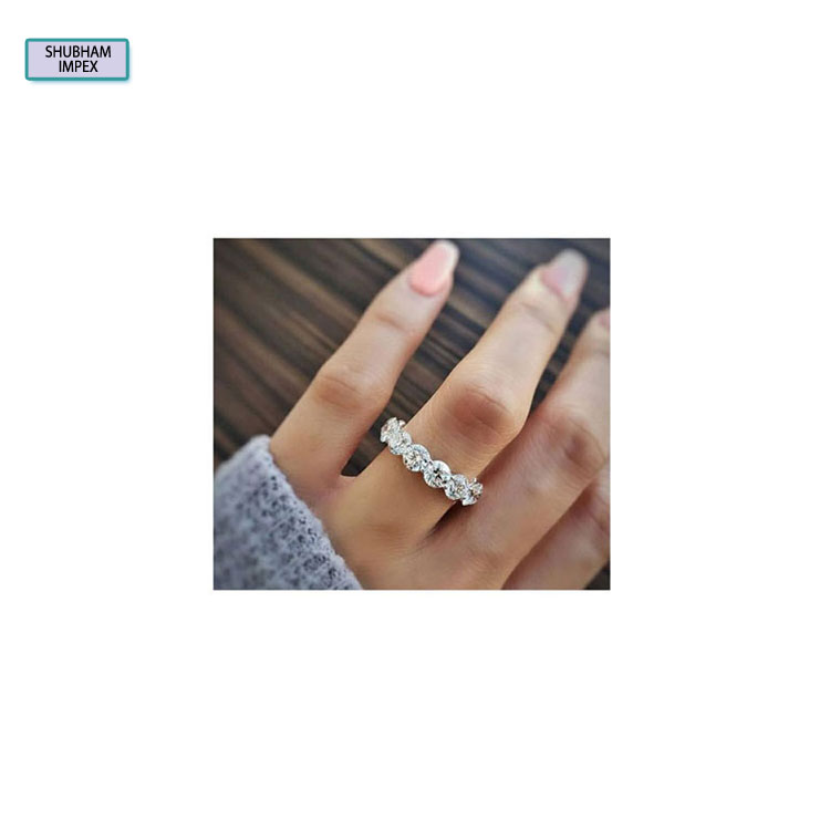 Hot Selling Genuine Quality Rounded Brilliant Cut Diamond Rings Manufacturer