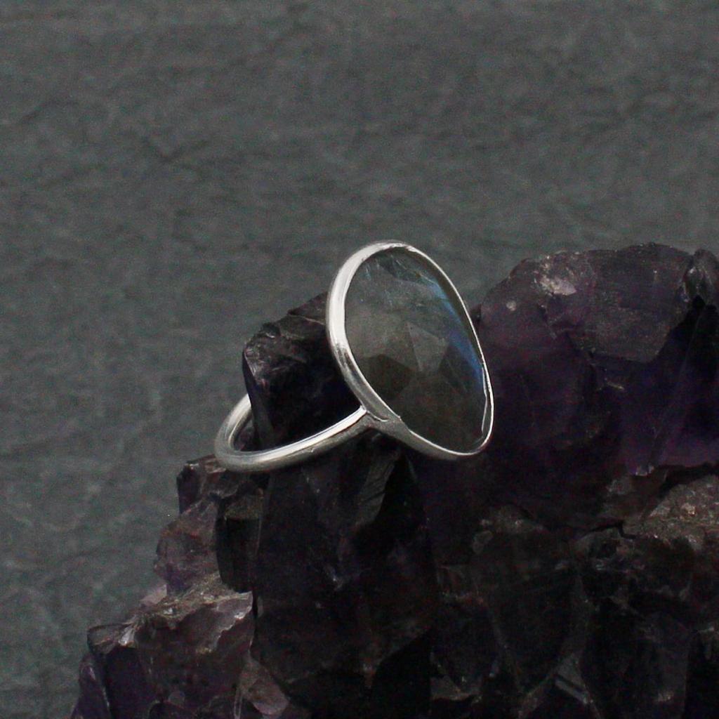 925 Sterling Silver Fancy Shape Labradorite Stone Bezel Supplier