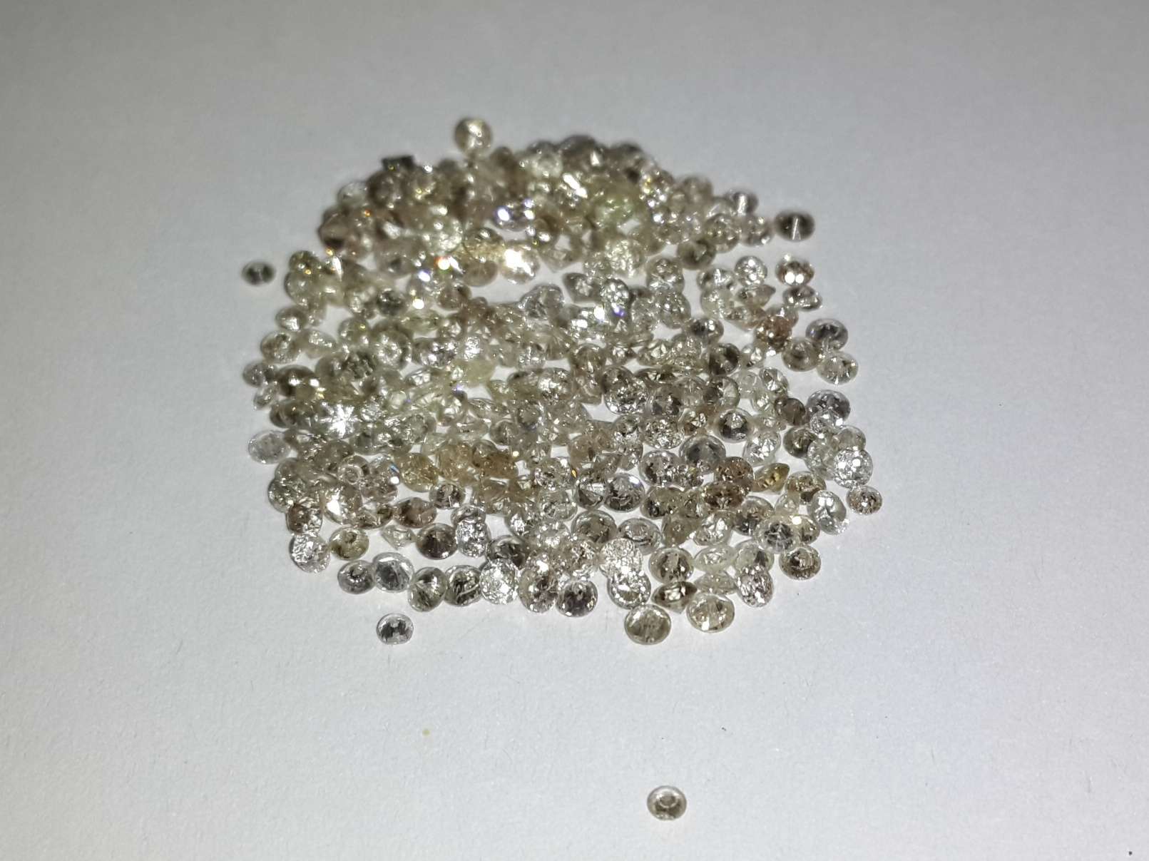 1.9-2.2mm Natural Loose Brilliant Cut Diamonds Salt & Pepper Supplier Wholesaler