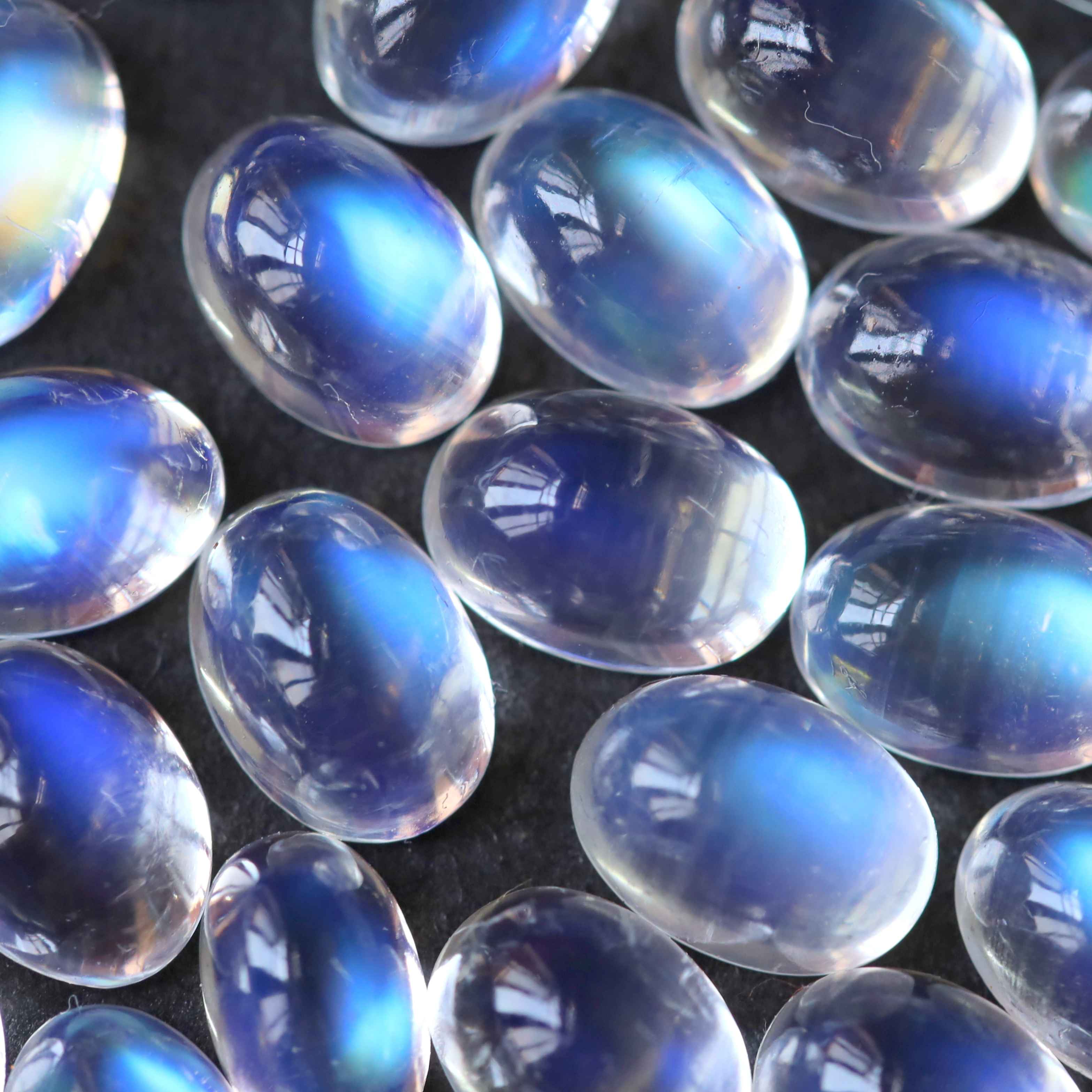 Natural Rainbow Moonstone Oval Shaped Cabochon Loose Gemstone Suppliers