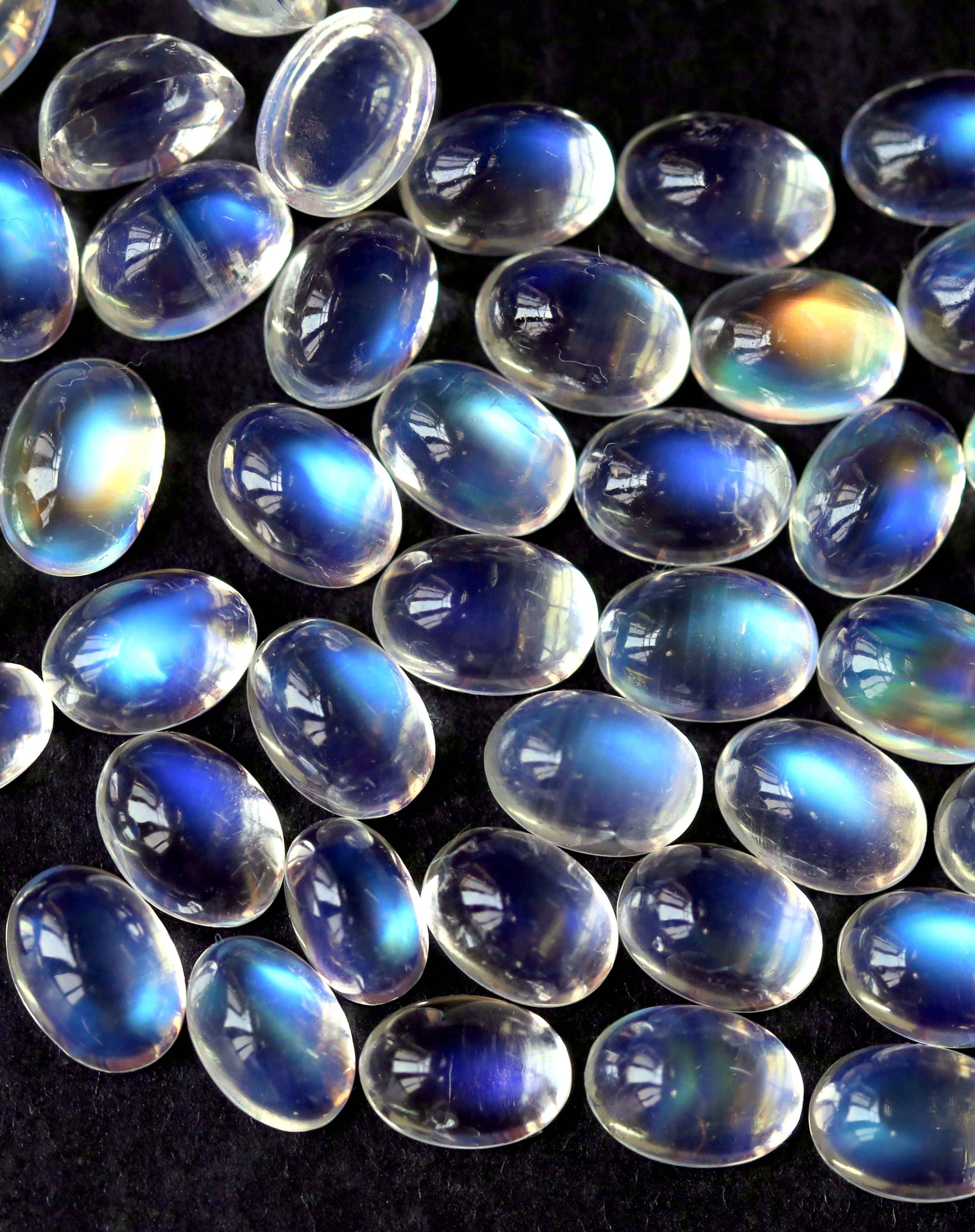 Natural Rainbow Moonstone Oval Shaped Cabochon Loose Gemstone Suppliers
