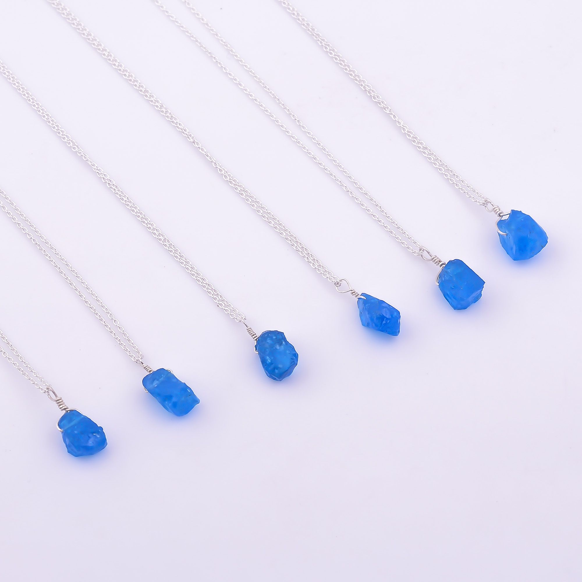 925 Sterling Silver Raw Neon Blue Apatite Pendant Necklace Exporter